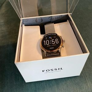 Fossil Julianna Gen 5 HR smartwatch compatible with android or IPhone